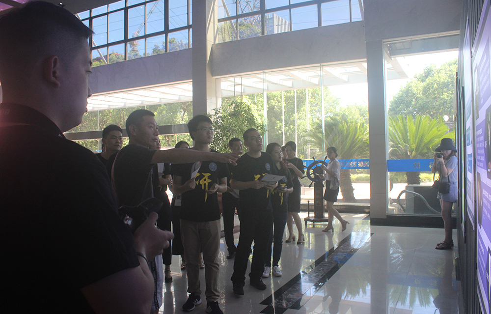 中國(guó)人民大學(xué)師生參觀浙創(chuàng)科技 3D打印開(kāi)啟智造大門(mén)